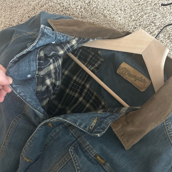 Wrangler Men's Concealed Carry Blanket Lined Denim Jacket - Picture 3 of 3